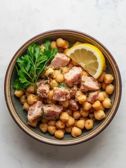 Lemon Herb Tuna & Chickpea Salad