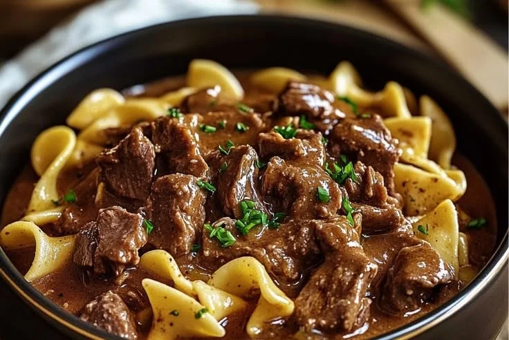 Slow Cooker Beef and Noodles