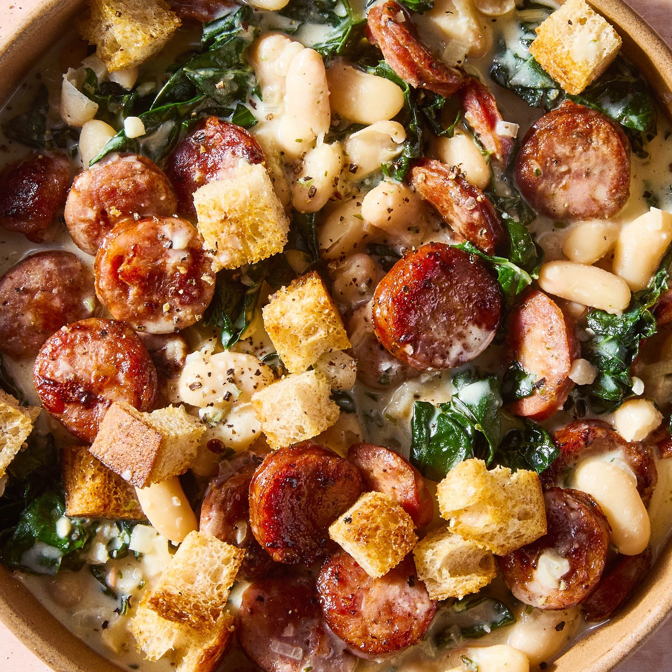 Delicious white bean skillet with smoked sausage and vegetables